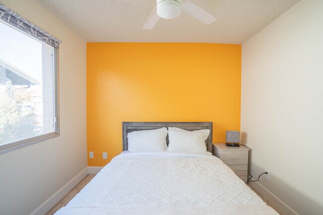 Building Photo - 2035 E Cornell Dr