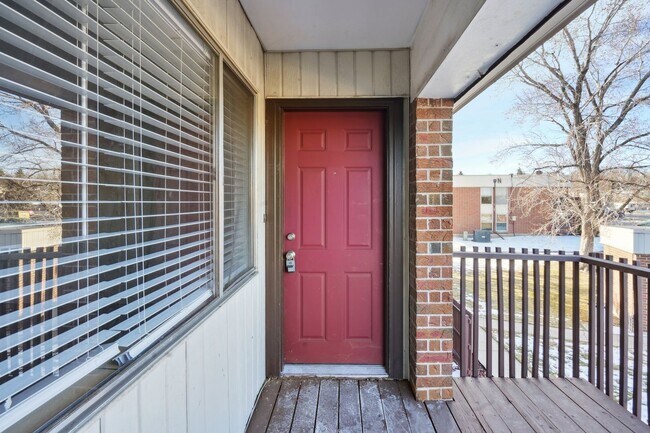 Foto del edificio - Updated 1 BR/1 BA Condo Great Location!