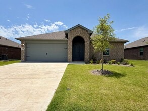 Building Photo - 1116 Riverbrook Ln