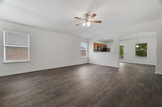 Building Photo - 272 Feathergrass Dr