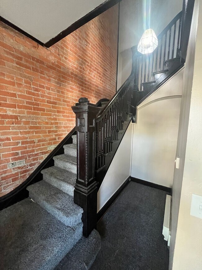 Foto del edificio - 2217-2219 S Harrison St