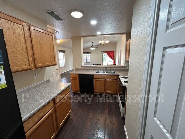 Foto del edificio - 16265 N 138th Ave