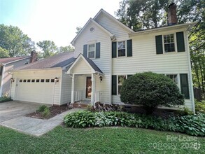 Building Photo - 2333 Heathershire Ln