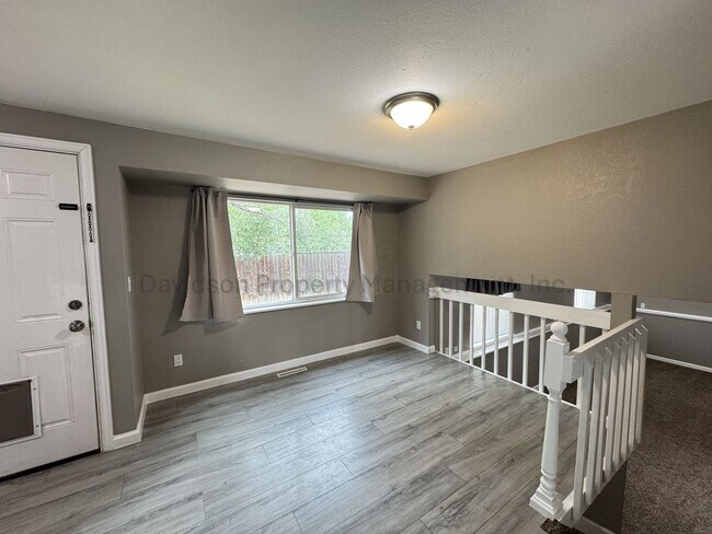 Building Photo - Charming 4 Bedroom Tri-level House in Southeast Colorado Springs