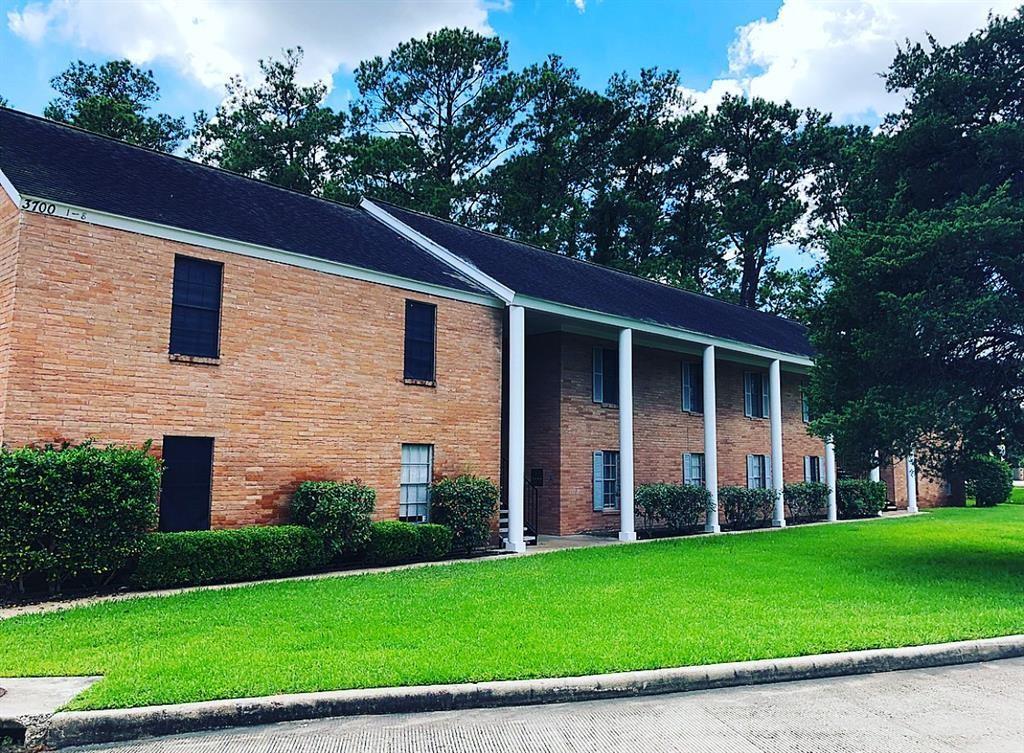 Primary Photo - 3700 Pine Manor Ln