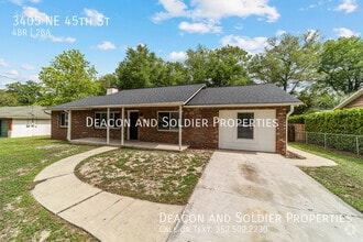 Building Photo - 3405 NE 45th St