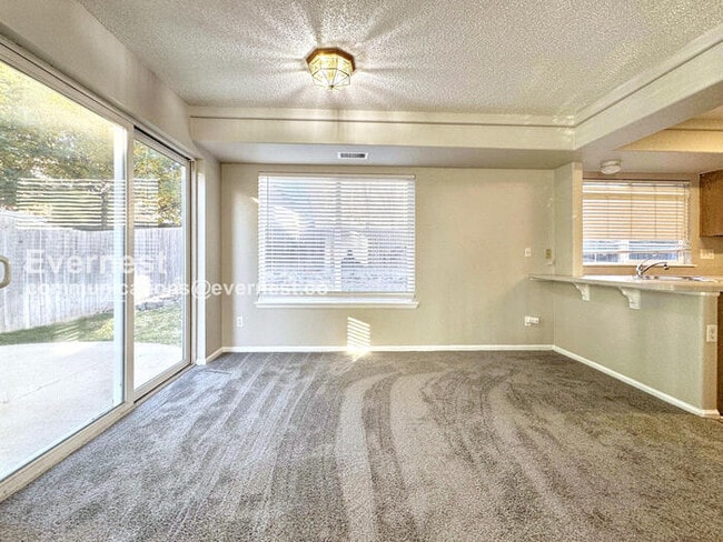 Foto del edificio - 4079 Perth St