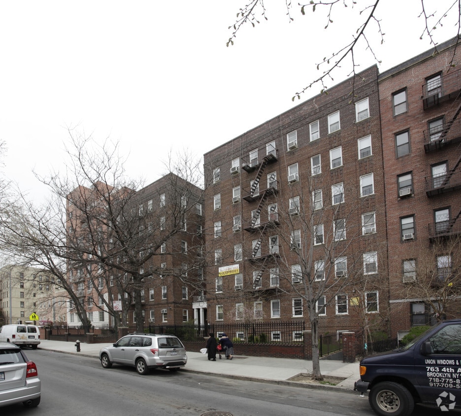 Primary Photo - Marien Heim Tower & Senior Center