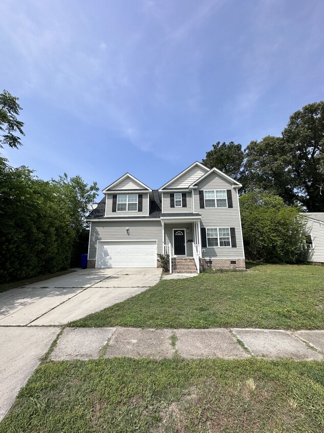 Primary Photo - 1508 Baychester Ave