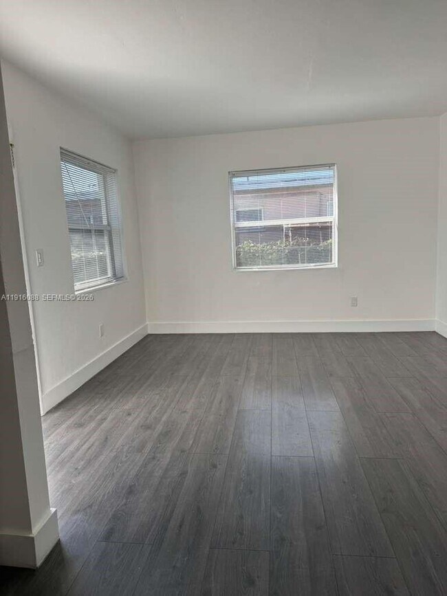 Foto del edificio - 2150 NW 24th St