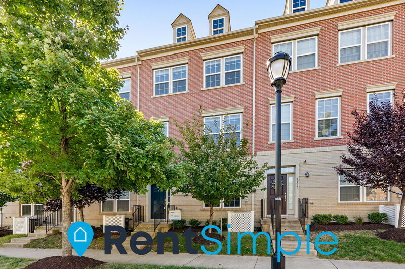 7884 Crescent Park Dr, Gainesville, VA 20155 Townhome Rentals in