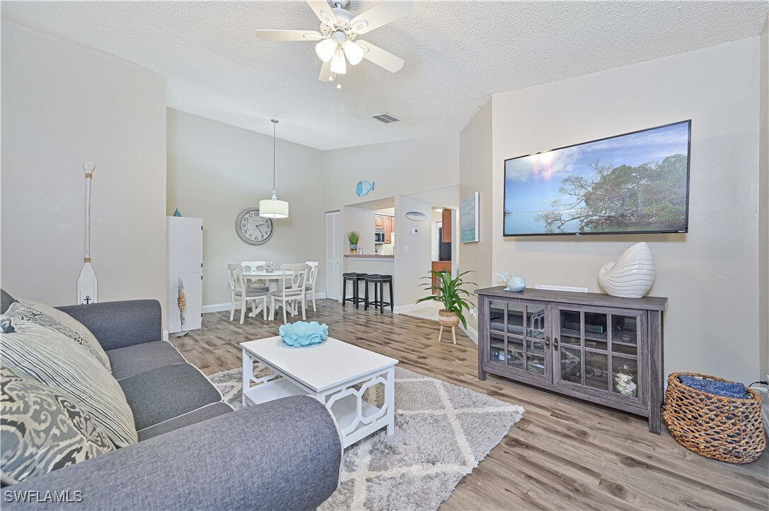 Foto principal - 8171 S Woods Cir