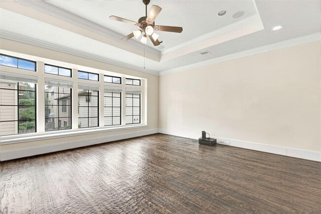 Building Photo - 1307 Studer St