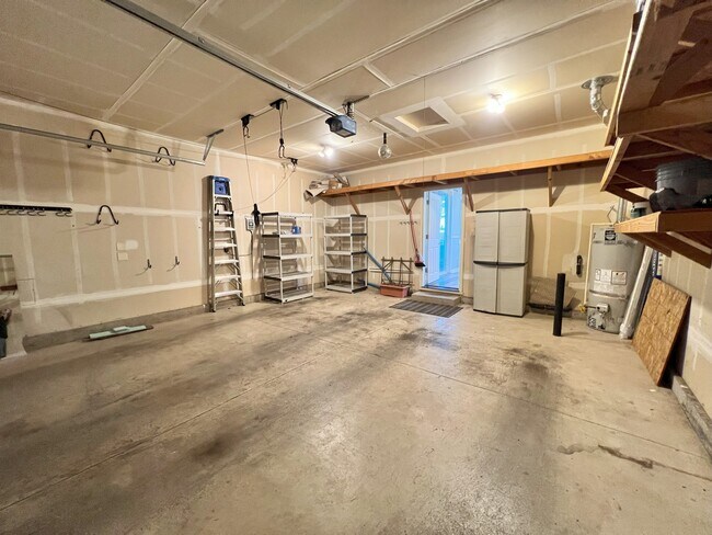 Building Photo - 3075 NW Flame Tree Ln
