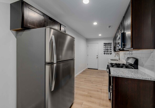 Foto del edificio - 5120 Queensberry Ave
