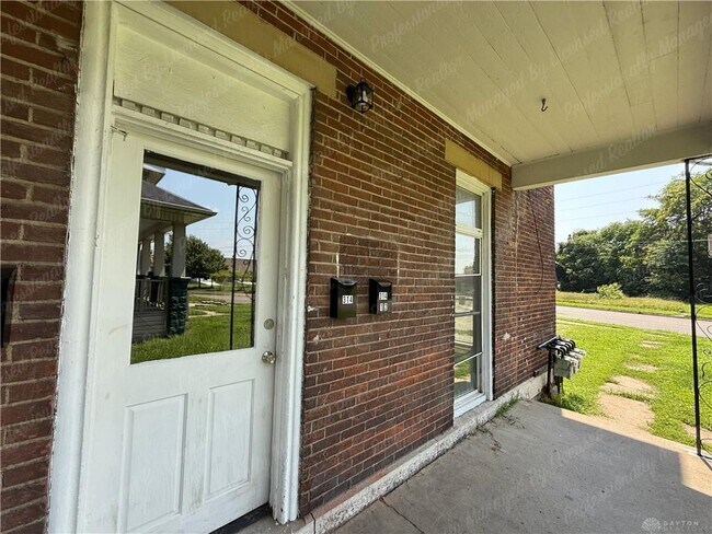 Foto del edificio - 314 Selma Rd