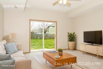 Building Photo - 830 S Woodson Ct