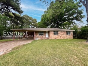Building Photo - 5884 Caroline Dr