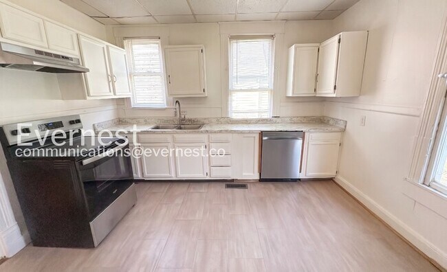 Foto del edificio - Spacious Home with Modern Appliances and Central Air | Pet Friendly | Available Now!