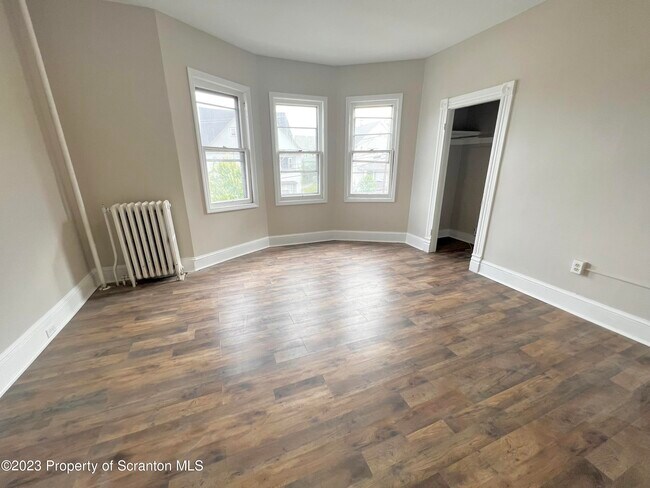 Building Photo - 640 Alder St