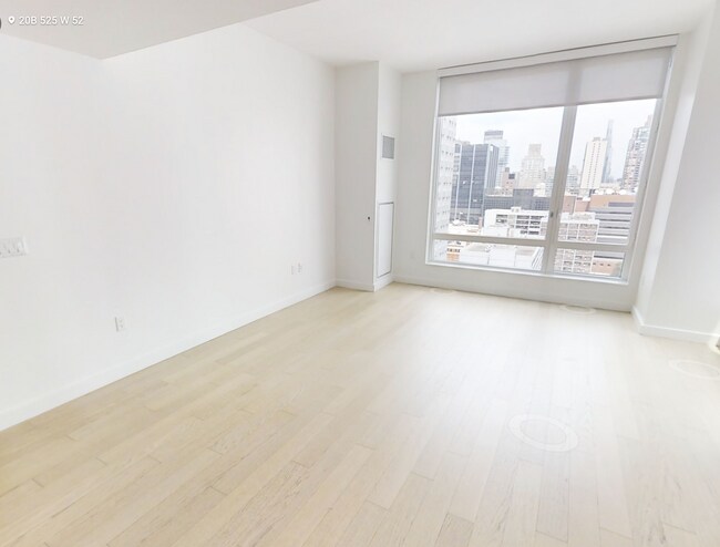 Foto del edificio - 511 W 52nd St