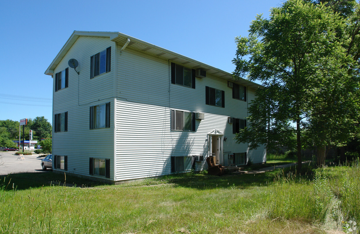 Building Photo - Simon Manor West