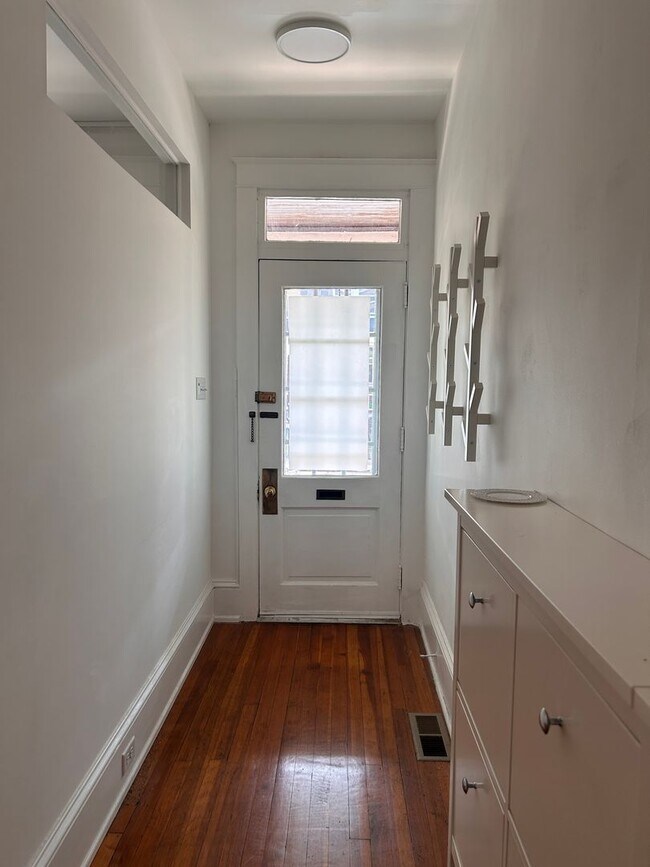 Foto del edificio - 648 N Pine St