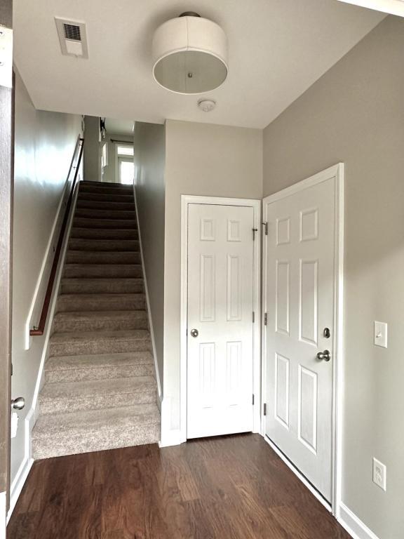 Foto del edificio - 283 Hugh Shelton Loop