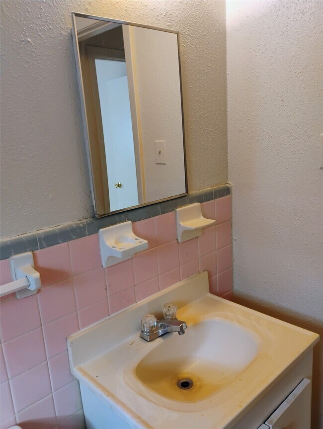 Foto del edificio - 4223 Rockingham St