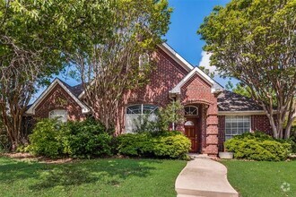 Building Photo - 8555 Clearcreek Cir