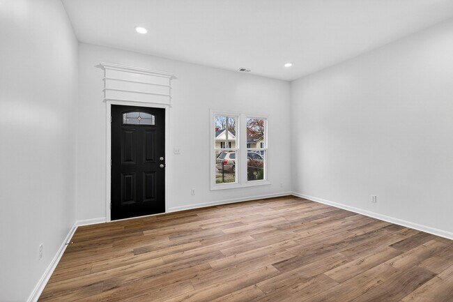 Foto del edificio - 508 Lilly Ave