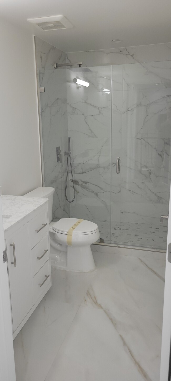 2nd floor bathroom - 2515 Foothill Blvd
