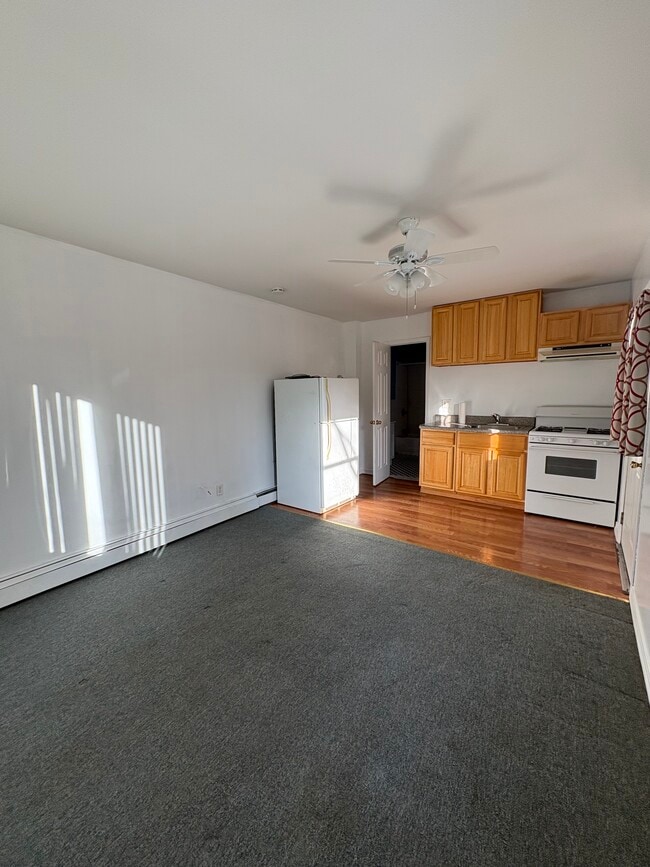 Building Photo - 839 W Fingerboard Rd