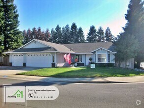 Building Photo - 1785 Trumpet Dr