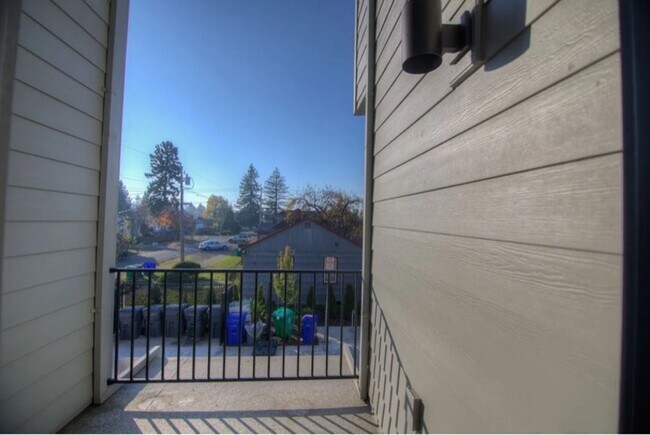 Foto del edificio - 607 NE 92nd Ave
