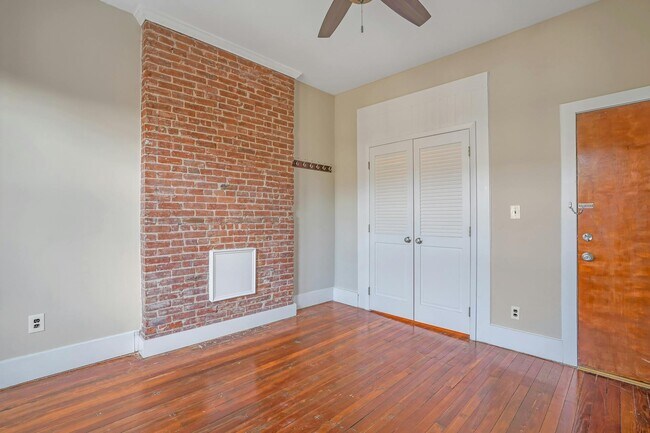 Building Photo - 261 1st St