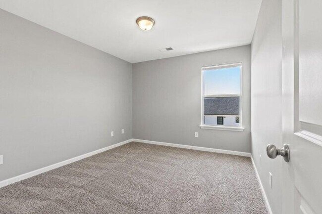 Building Photo - 205 Jared Parker Way