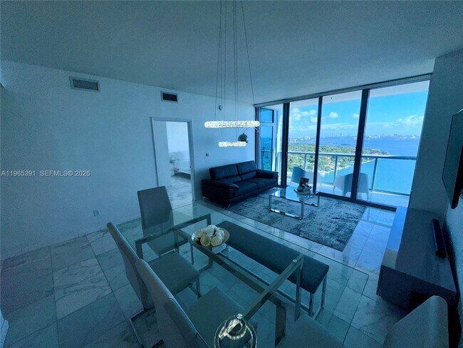 Foto del edificio - 601 NE 36th St