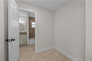 Foto del edificio - 371 SW Butler Ave