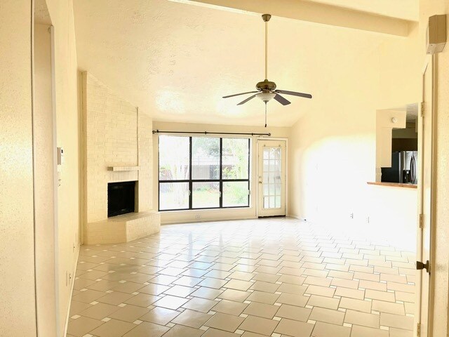 Foto del edificio - 6604 Belcamp Dr