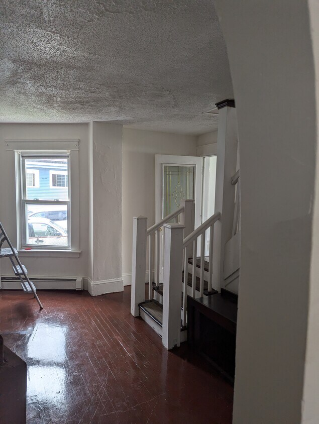 Primary Photo - 17 Hempstead St
