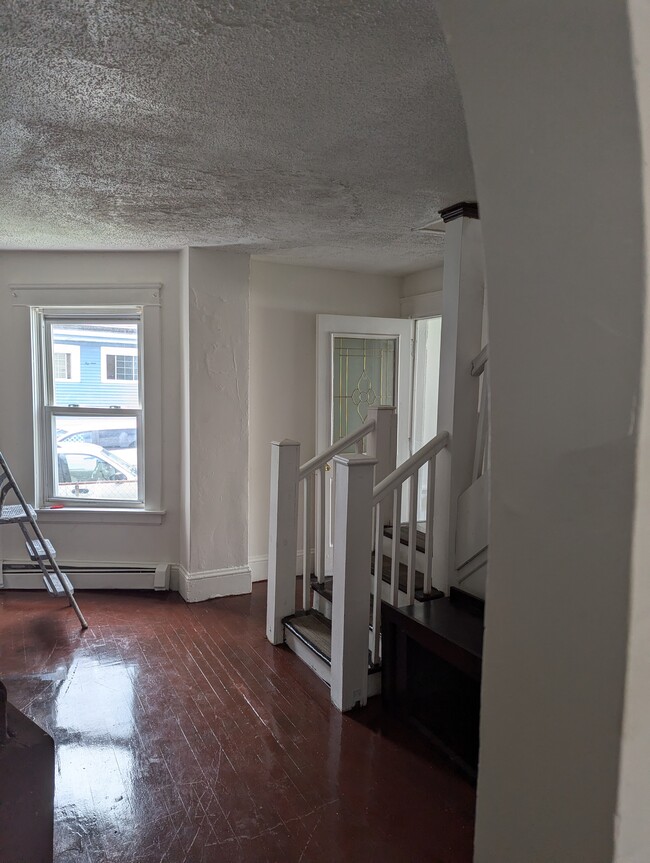 Building Photo - 17 Hempstead St