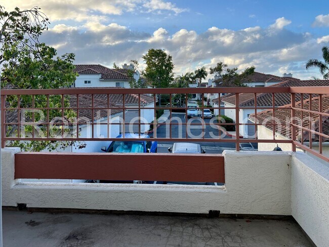 Building Photo - 350 Isthmus Way
