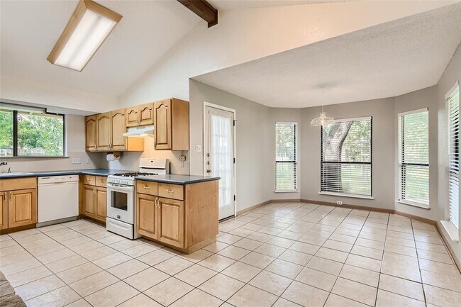 Building Photo - 303 El Mirador St