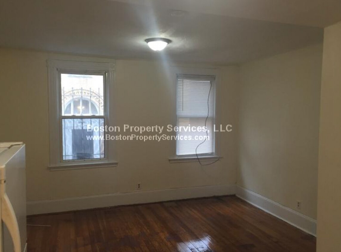 Foto del edificio - 10 Shepherd Ave