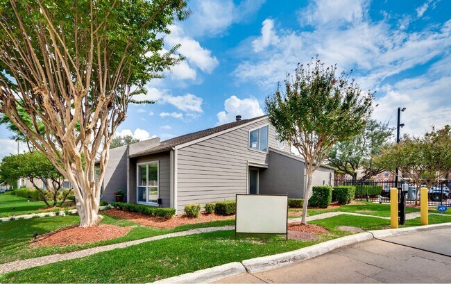 Foto del edificio - 12480 Abrams Rd