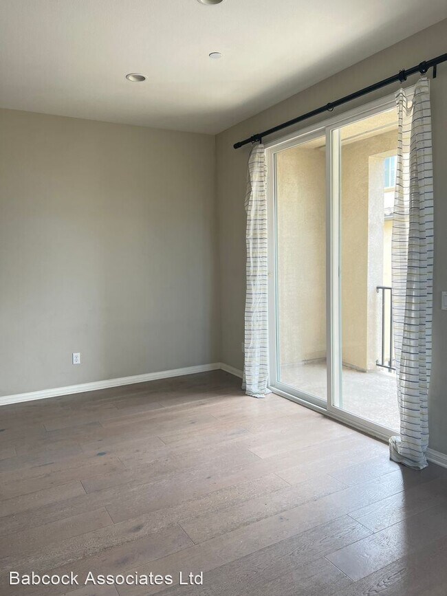 Building Photo - 2 br, 2.5 bath House - 15321 Jasmine Lane ...