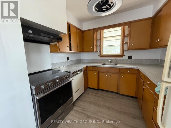 Photo du bâtiment - 12190 Warden Ave.