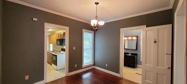 Dining Room - 517 W Gray St