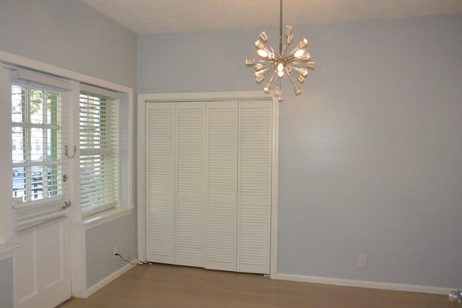 Building Photo - Newly renovated 3 bedroom 2 bath